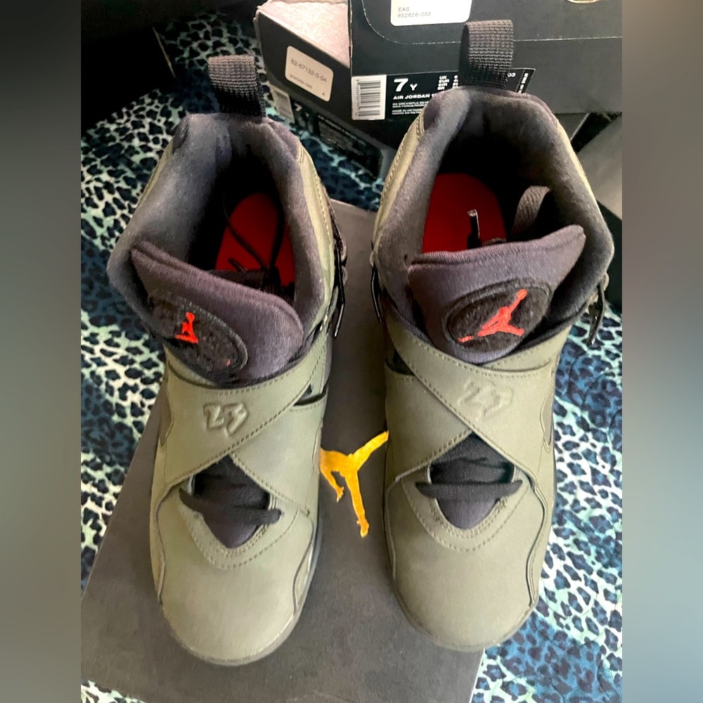 2017
Air Jordan 8 Retro 'Take Flight'